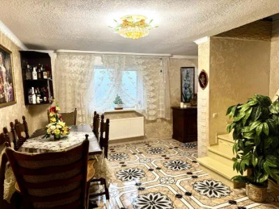 There are no analogues! Urgent sale! House with garage, basement