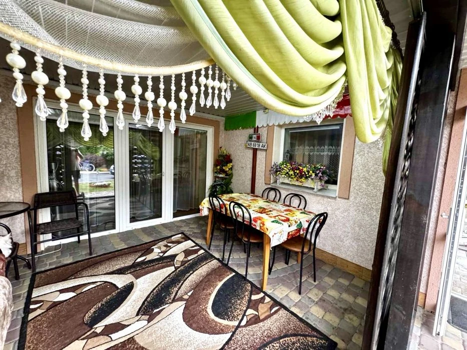 There are no analogues! Urgent sale! House with garage, basement