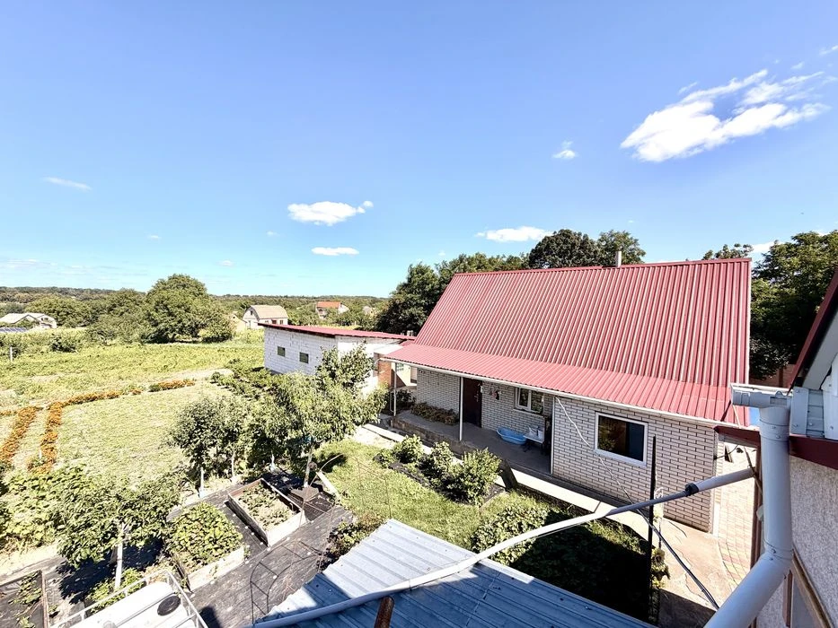 There are no analogues! Urgent sale! House with garage, basement