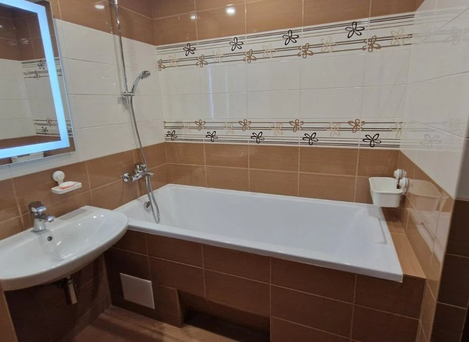 2 bedroom apartment, 6th floor, 67 sq m, kitchen-studio