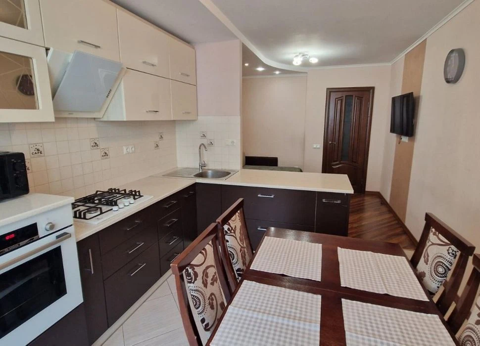 2 bedroom apartment, 6th floor, 67 sq m, kitchen-studio