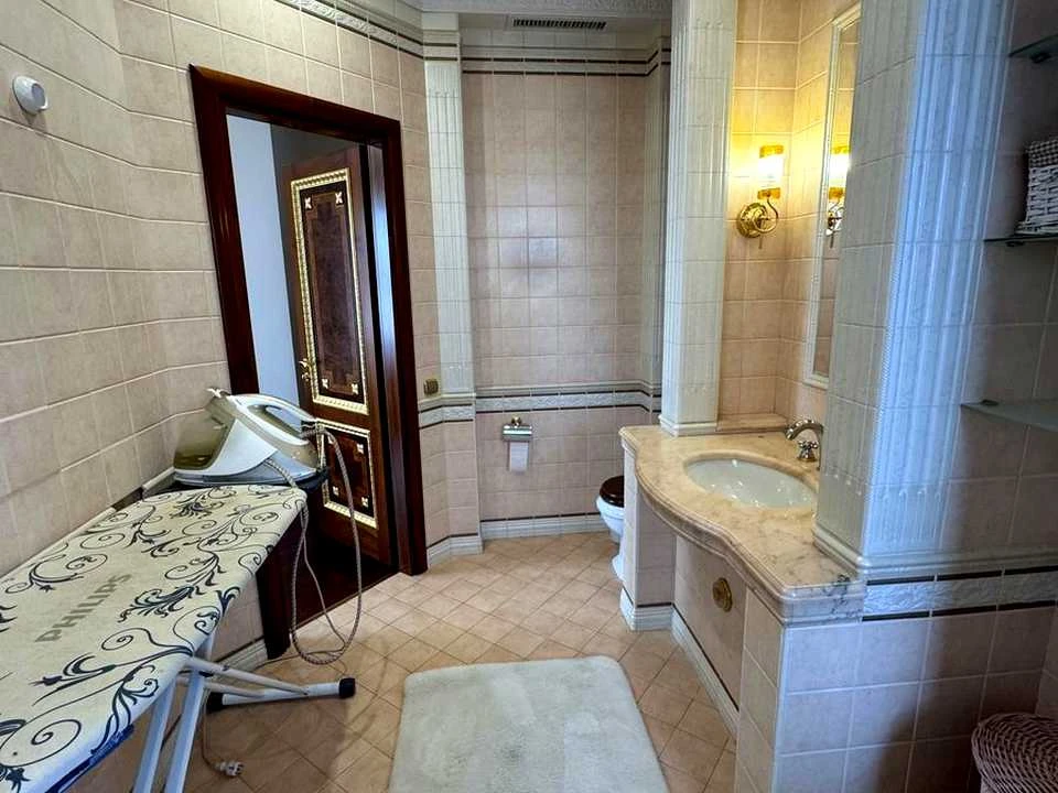 Квартира. Київ, Жилянська вул.