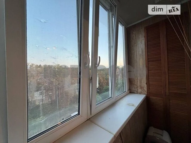 Продаж 2к квартири 45 кв. м на вул. Академіка Шалімова 18 •