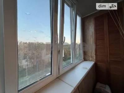 Продаж 2к квартири 45 кв. м на вул. Академіка Шалімова 18 •