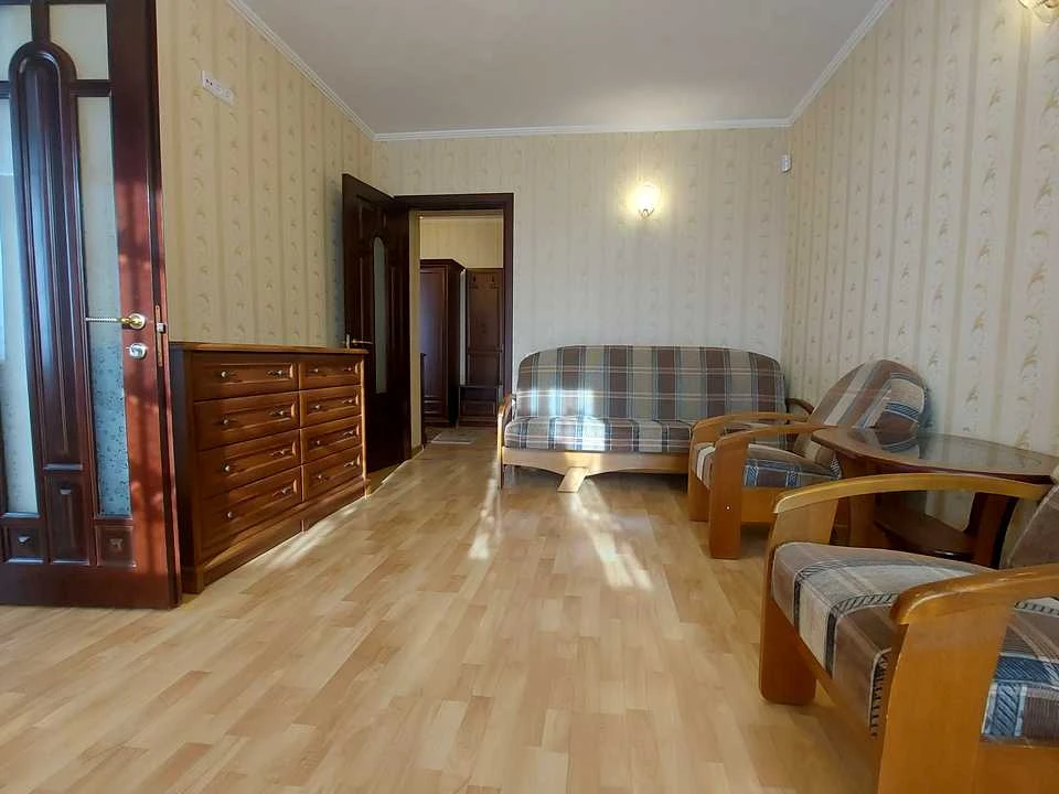 Квартира. Київ, Юрія Литвинського вул. (Російська)