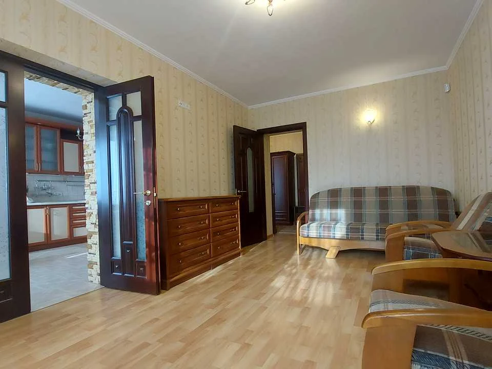 Квартира. Київ, Юрія Литвинського вул. (Російська)