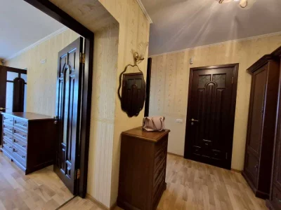 Квартира. Київ, Юрія Литвинського вул. (Російська)