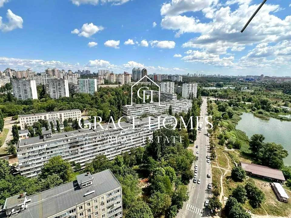 Квартира. Київ, Миколи Ушакова вул.