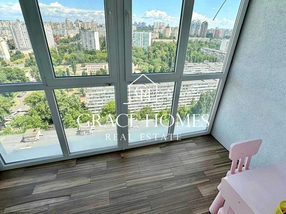 Квартира. Київ, Миколи Ушакова вул.