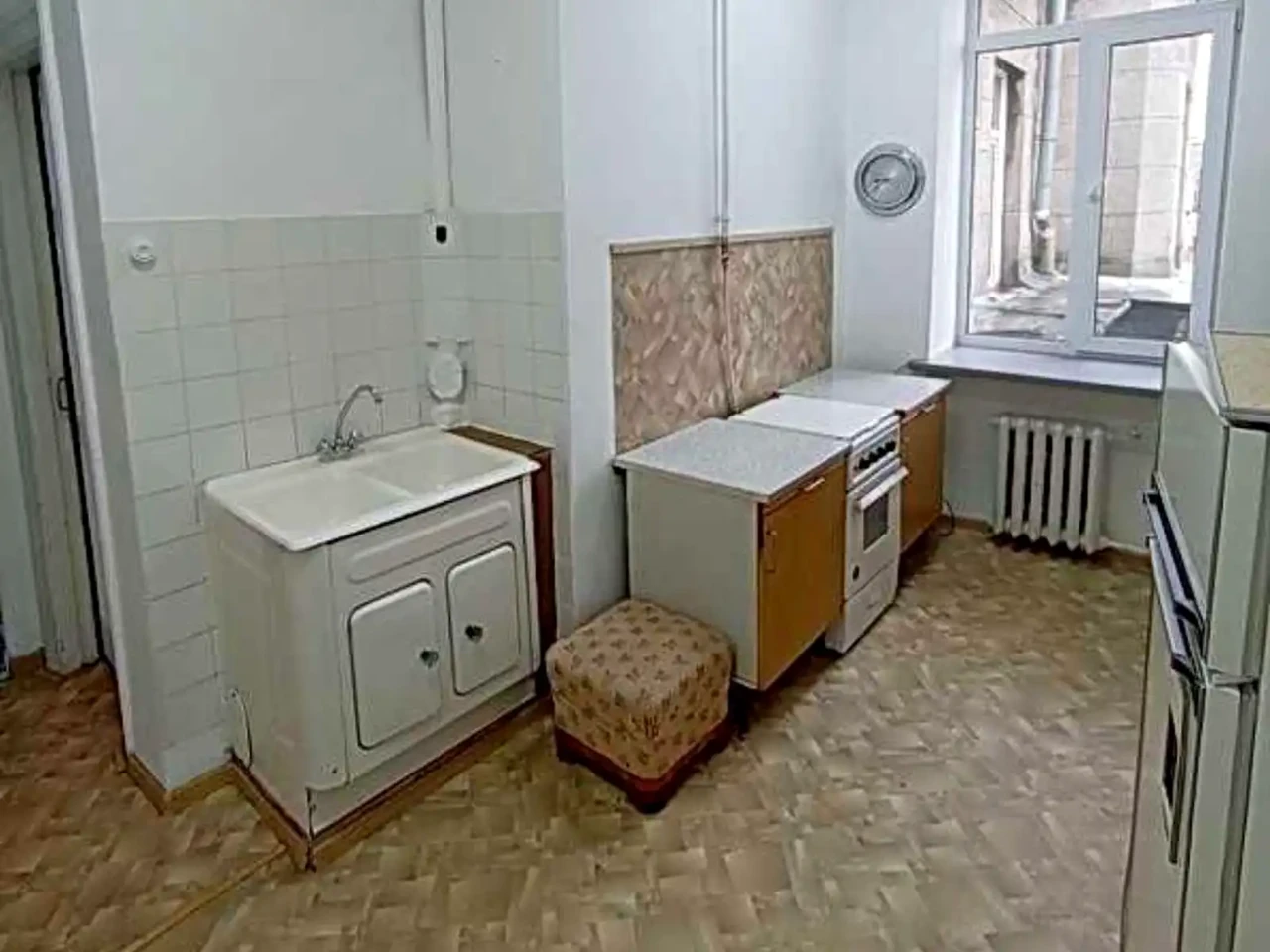 Оренда квартири 3-кімн. 121 м² 6/6 пов.