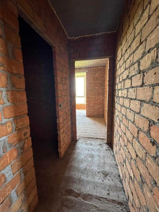 1 кім здана новобудова район Виставка 48м2 середній поверх I
