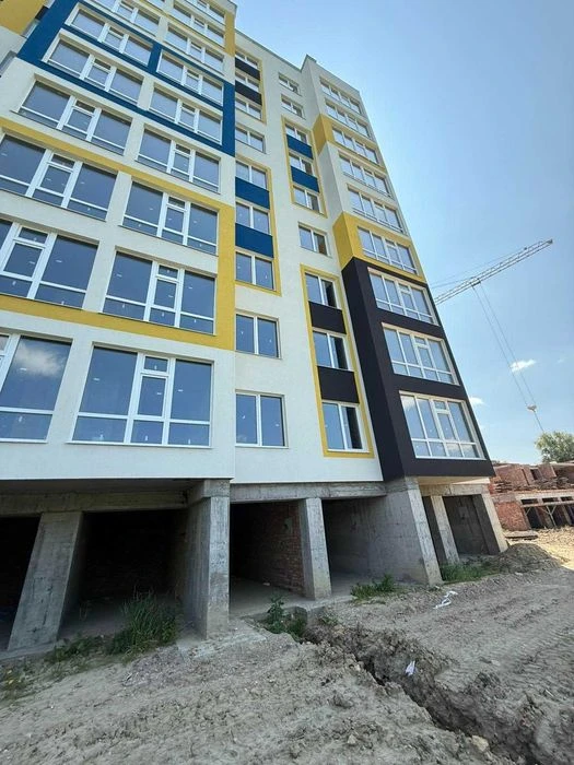 1 кім здана новобудова район Виставка 48м2 середній поверх I