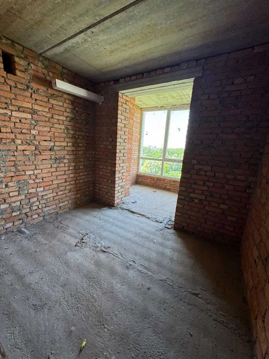 1 кім здана новобудова район Виставка 48м2 середній поверх I