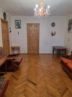 Оболонь, В. Івасюка 11, квартира  з газом.