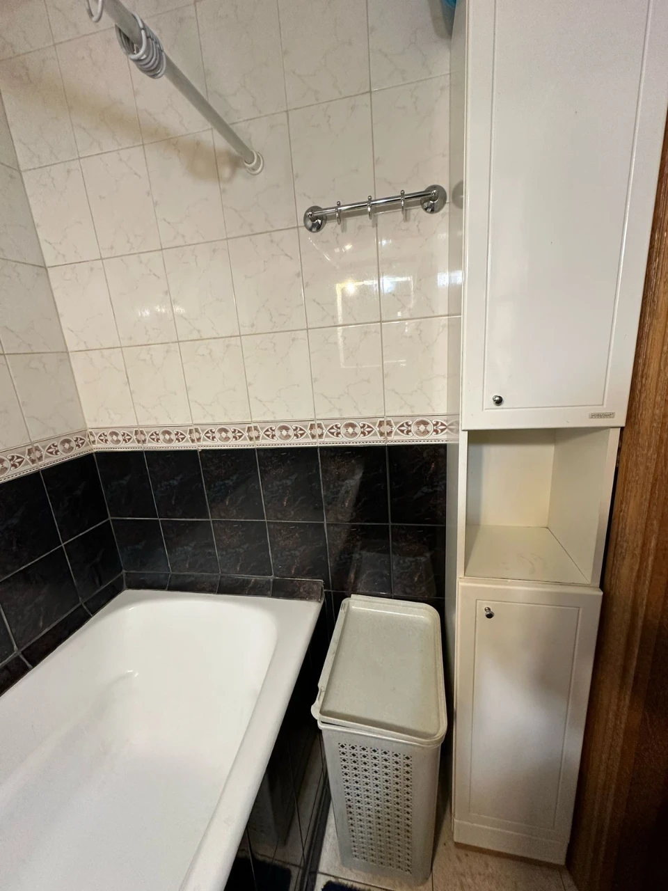Оболонь, В. Івасюка 11, квартира  з газом.