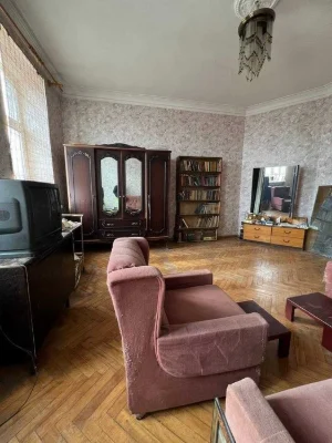 Продам квартиру в центре!