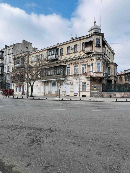 Продам квартиру в центре!