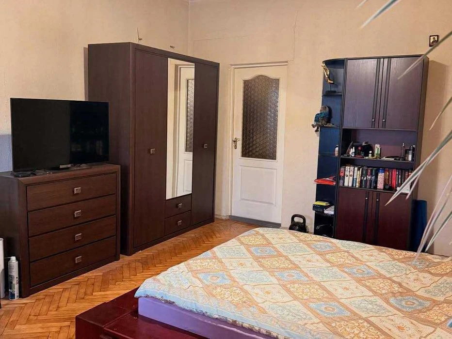 Продам квартиру в центре!