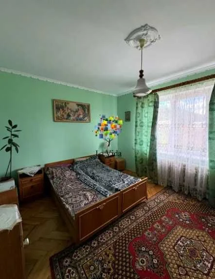 Продаж просторго будинку з власною сонячною електростанцією!