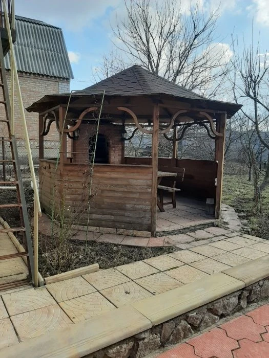 2-х эт. дом, 270 м. кв., 2011 г. постр., участок 14 сот. Лел
