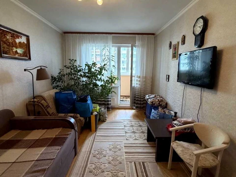 Квартира. Київ, Милославська вул.