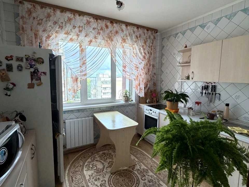 Квартира. Київ, Милославська вул.