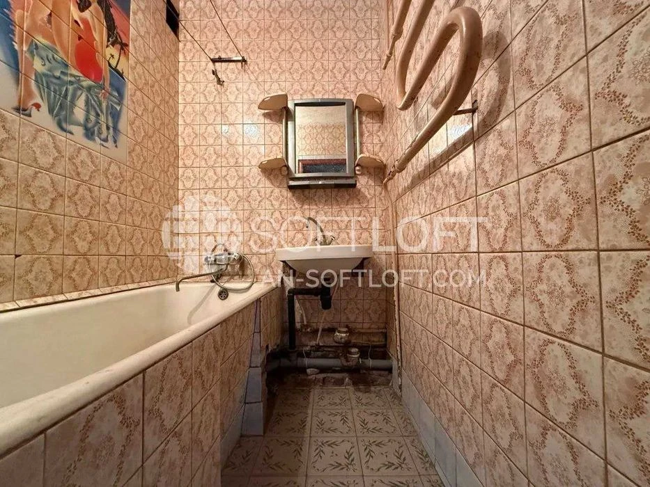 Sale of a 3-room apartment in New Houses, Kadenyuka Street