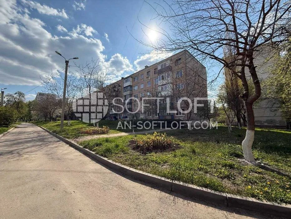 Sale of a 3-room apartment in New Houses, Kadenyuka Street