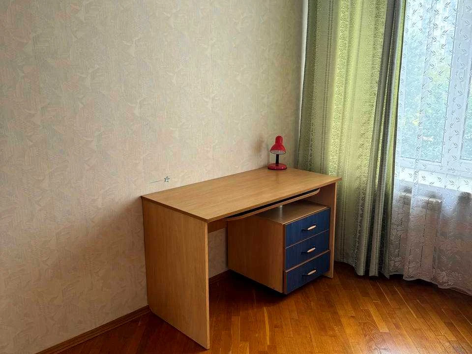Квартира. Київ, Левка Лук'яненка вул.