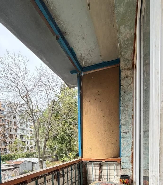 Без комісії .Щербаківського,37 продам 2 кімн Метро Нивки 10х