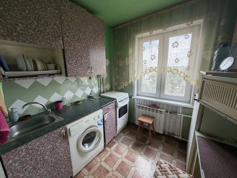 Продаж квартири 46 м2 Вигідно, ключі на руках, Ватутіна Гене