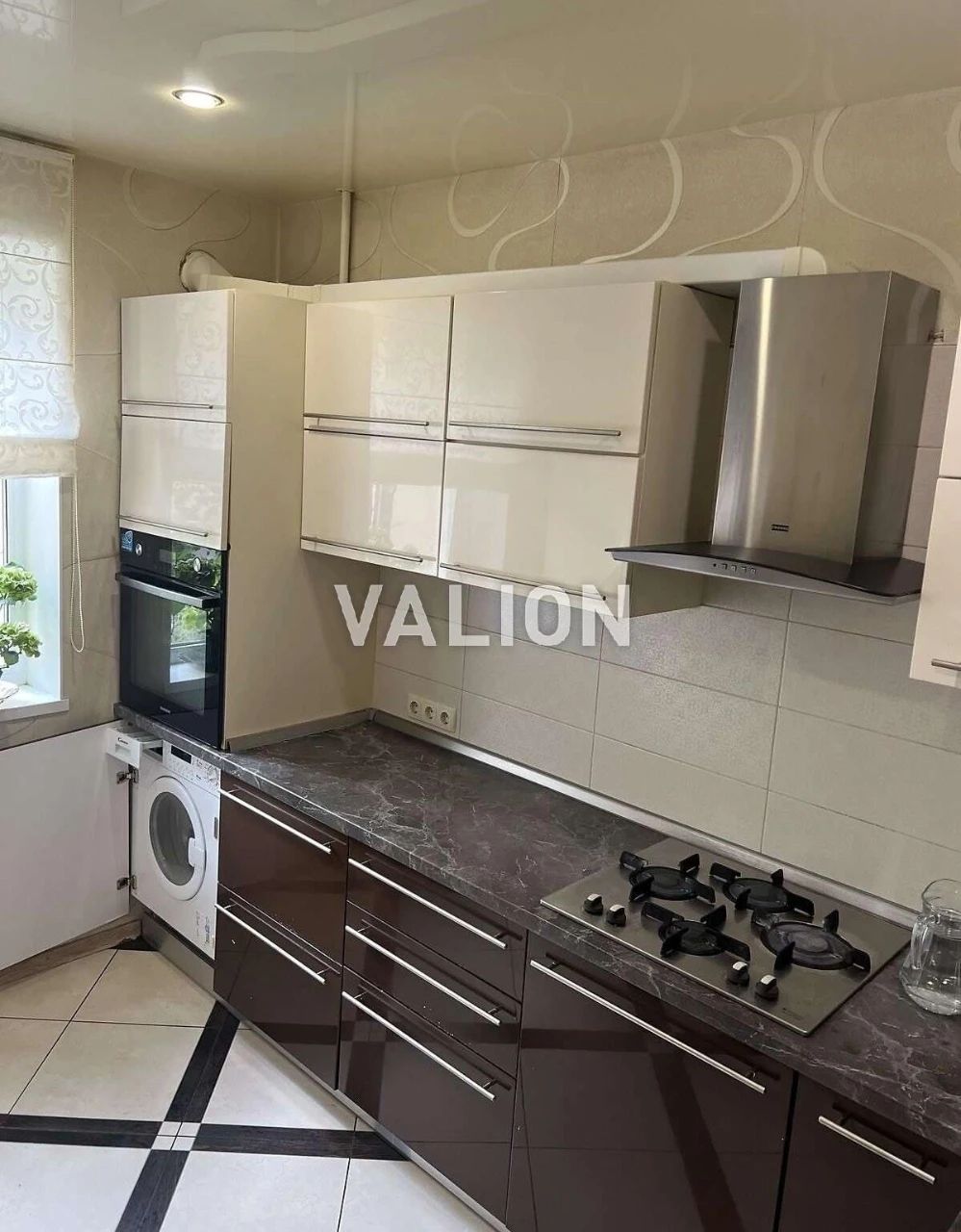 Продаж 3-к квартири просп. Червоної Калини 8