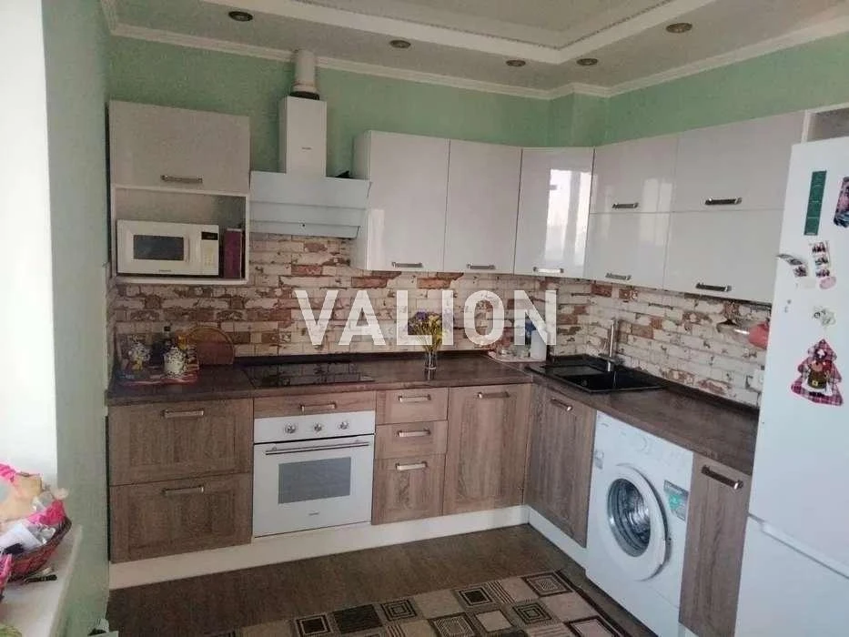 Продаж 2к квартири 48,7 м², 20 поверх, вид на озеро Тельбін,