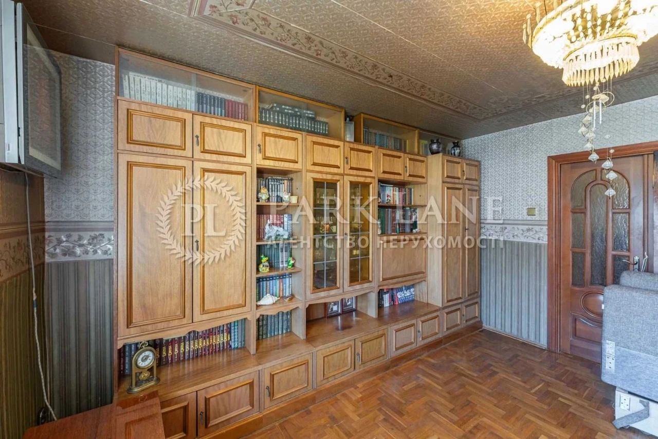Продаж Ахматової Анни 7/15 Позняки Дарницький Драгоманова пр