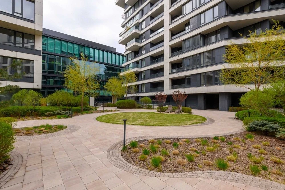 Newly renovated apartment for sale in Unit City, from the owner