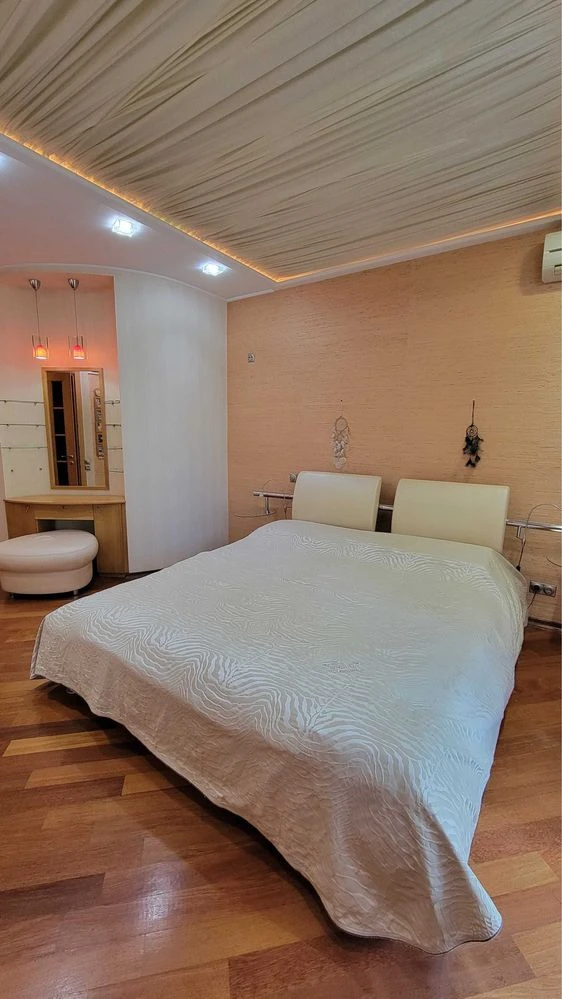 Продам в Центре-с ремонтом 4/5’S=146м2’Спецпроэкт