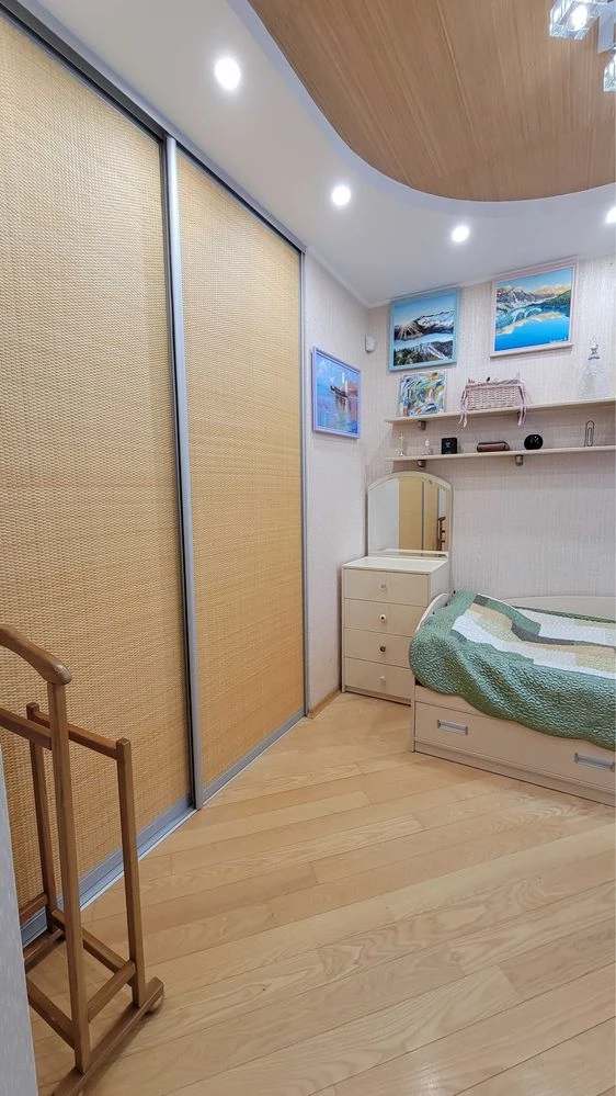 Продам в Центре-с ремонтом 4/5’S=146м2’Спецпроэкт