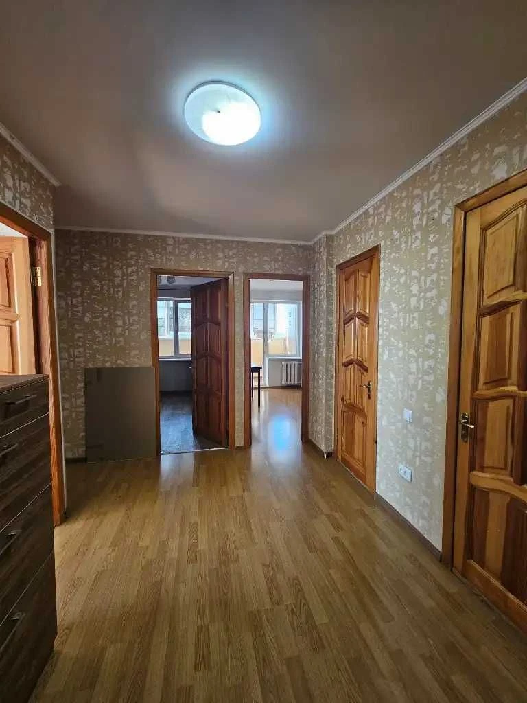 Продам 3-к квартиру с мебелью и техникой Титова район (Генер