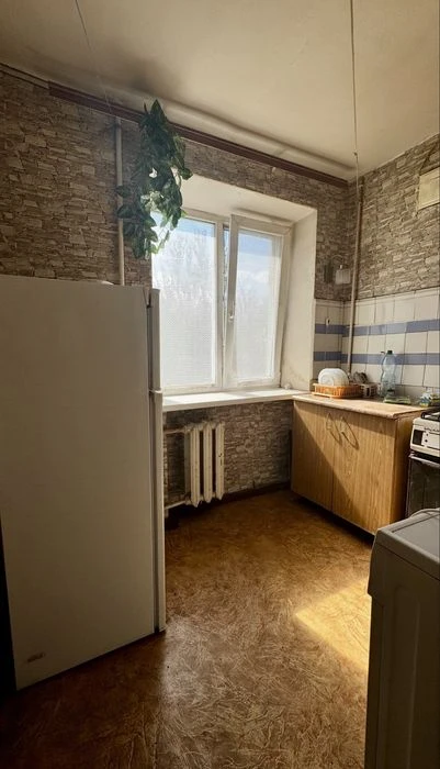 Продам 2-комн. квартиру на Кичкасе. 3/5, кирпичный дом