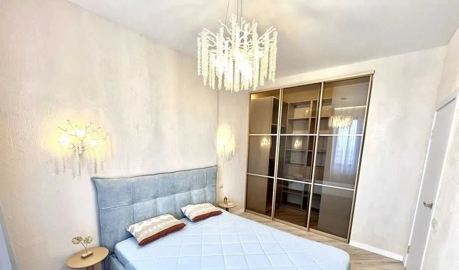 For sale 1 room apartment. Renovation. New building. Arcadia.