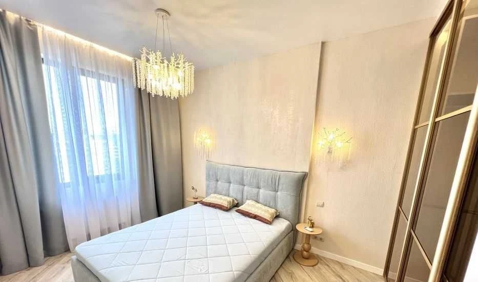For sale 1 room apartment. Renovation. New building. Arcadia.