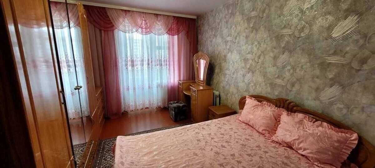 Продаж 3 кімнатної квартири. Виставка. Меблі і техніка залиш
