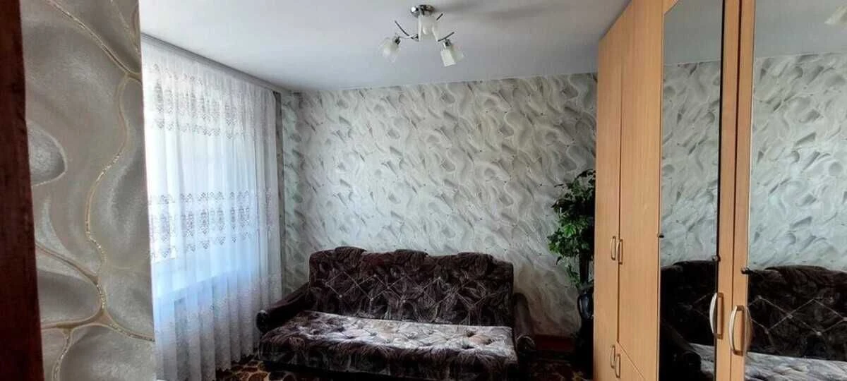 Продаж 3 кімнатної квартири. Виставка. Меблі і техніка залиш
