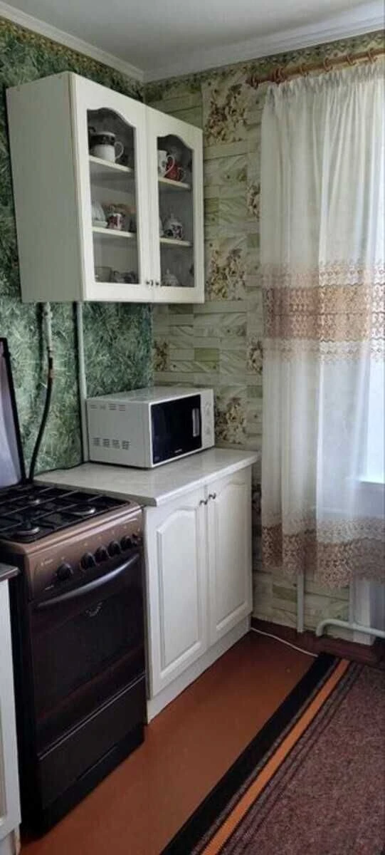 Продаж 3 кімнатної квартири. Виставка. Меблі і техніка залиш