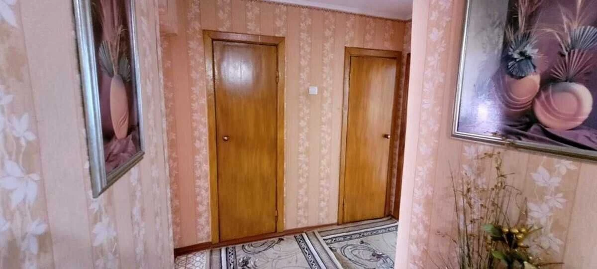 Продаж 3 кімнатної квартири. Виставка. Меблі і техніка залиш