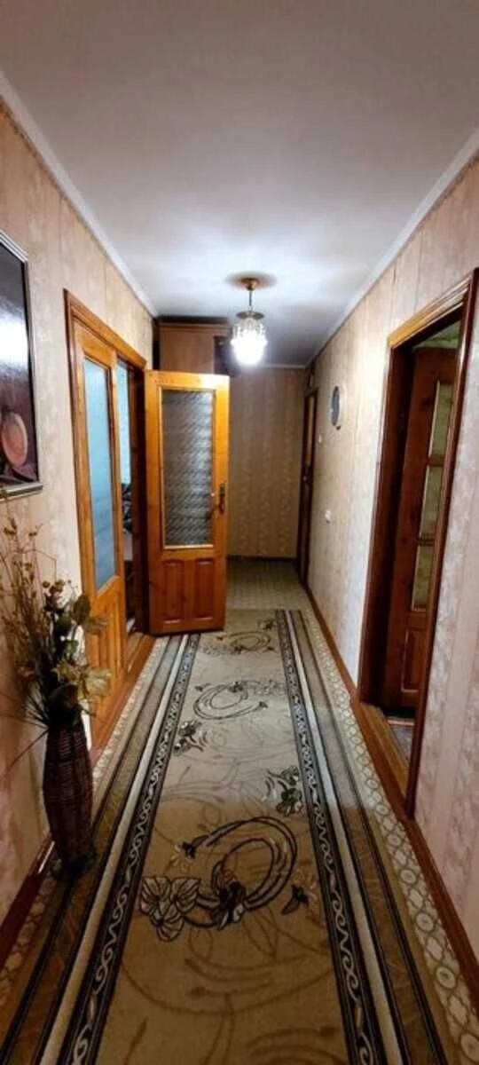 Продаж 3 кімнатної квартири. Виставка. Меблі і техніка залиш