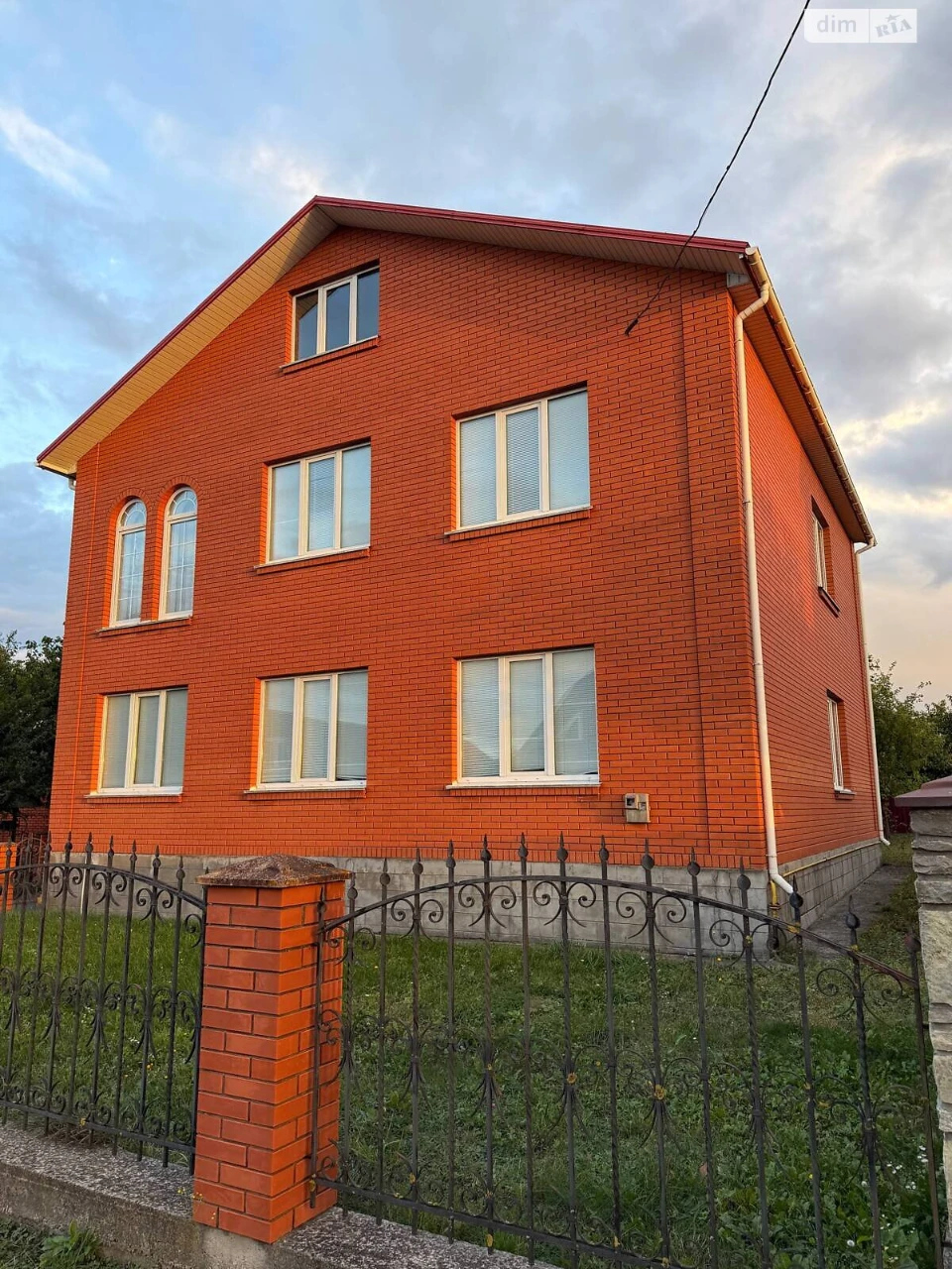 Продаж Дім