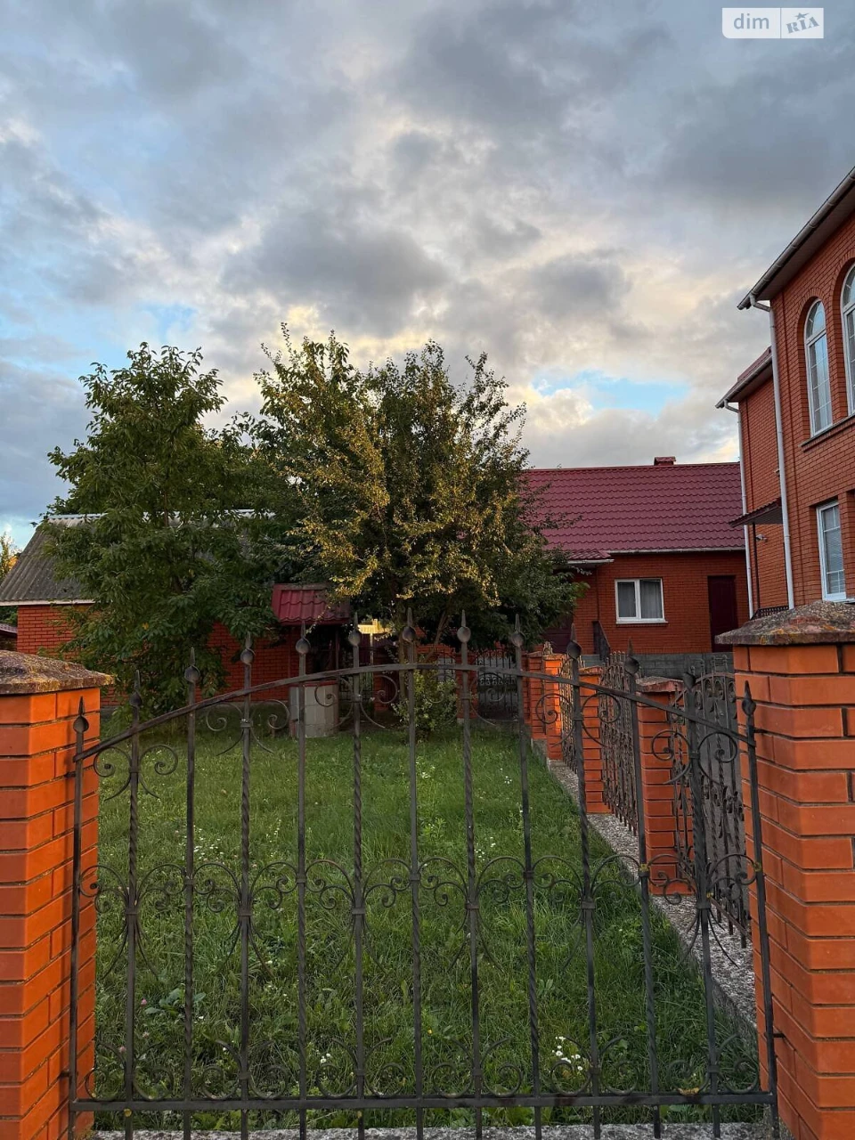 Продаж Дім