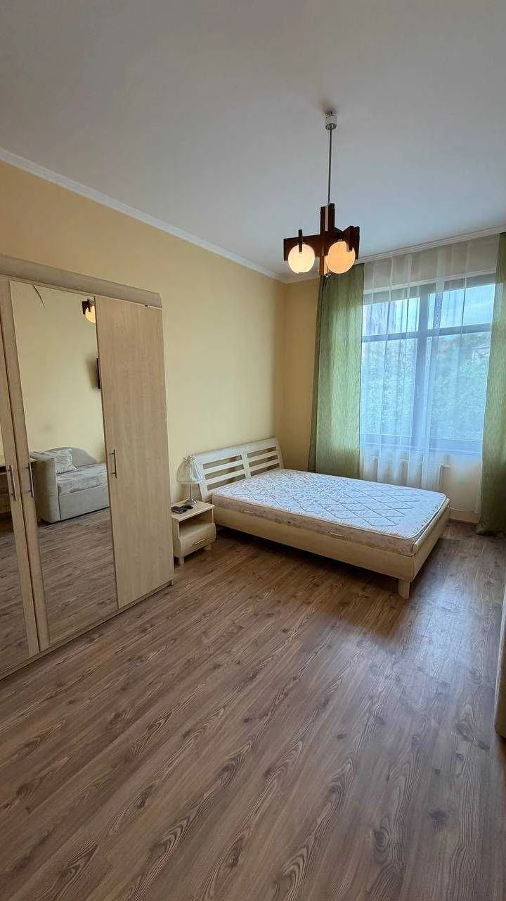 Продаж 3 кімнатної квартири вул.Мучна (Шевченківський гай)