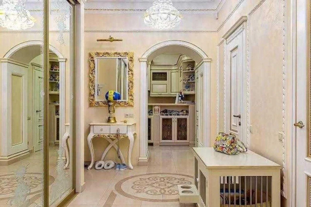 3 кімнатна квартира з дизайнерським ремонтом, вулиця Коцюбин